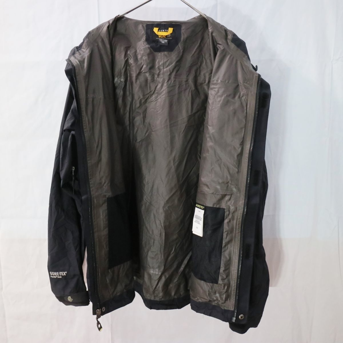 MOUNTAIN HARDWEAR マウンテンハードウェア ナイロンジャケット 