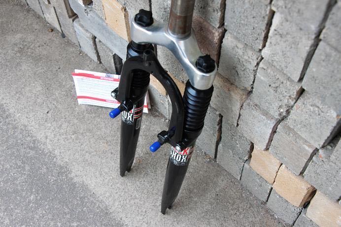 希少】未使用品 アメリカ製 超軽量1.4kg ROCKSHOX Q5 ロックショックス