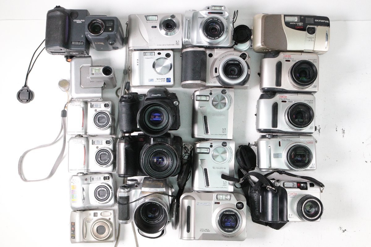 Olympus、Panasonic、FUJIFILMまとめ売り 60点】OLYMPUS CASIO PANASONIC FUJIFILM CANON 等 充電器 2点付