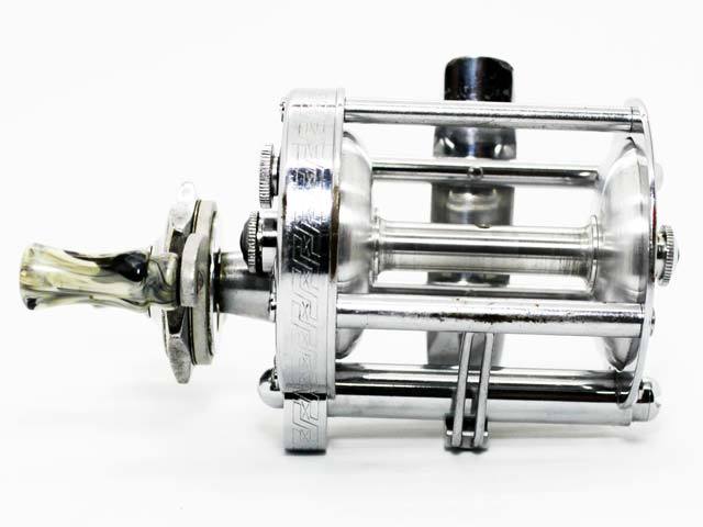 ゜))彡 フルーガー PFLUEGER AKRON No.1895 フリースプール