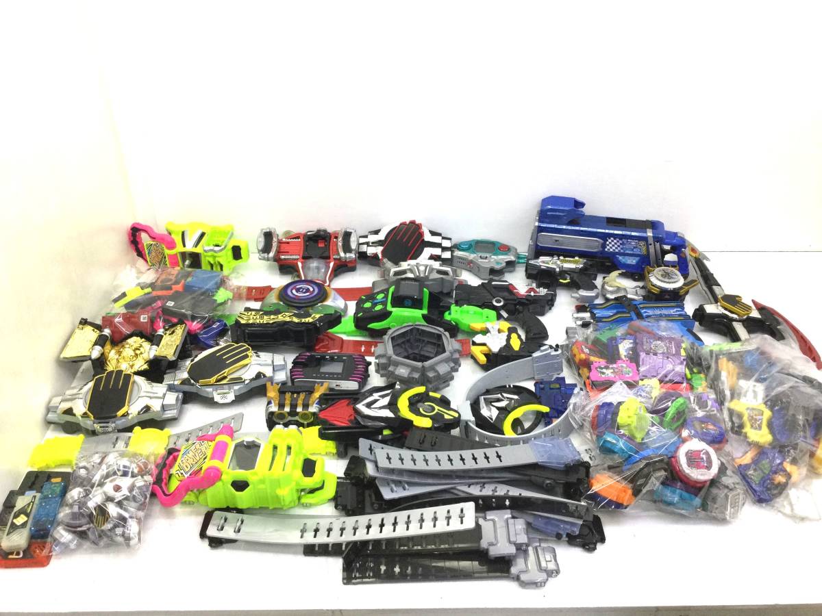 【格安，正規品】 ジャンク品 2 /160 仮面ライダー エグゼイド セイバー ウィザード ゼロワン 他 変身ベルト 武器 おもちゃ まとめ(仮面ライダー)｜売買されたオークション情報、yahooの商品情報をアーカイブ公 仮面ライダー