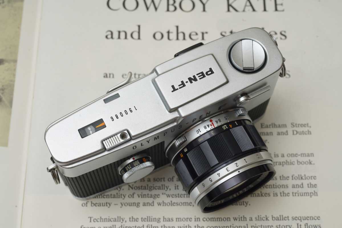 【美品・調整済】　オリンパスペンF 40mm f1.4　付属品付　すぐ撮影出来ます OLYMPUS　PEN 　ハーフサイズ　大口径　フィルムカメラ_2