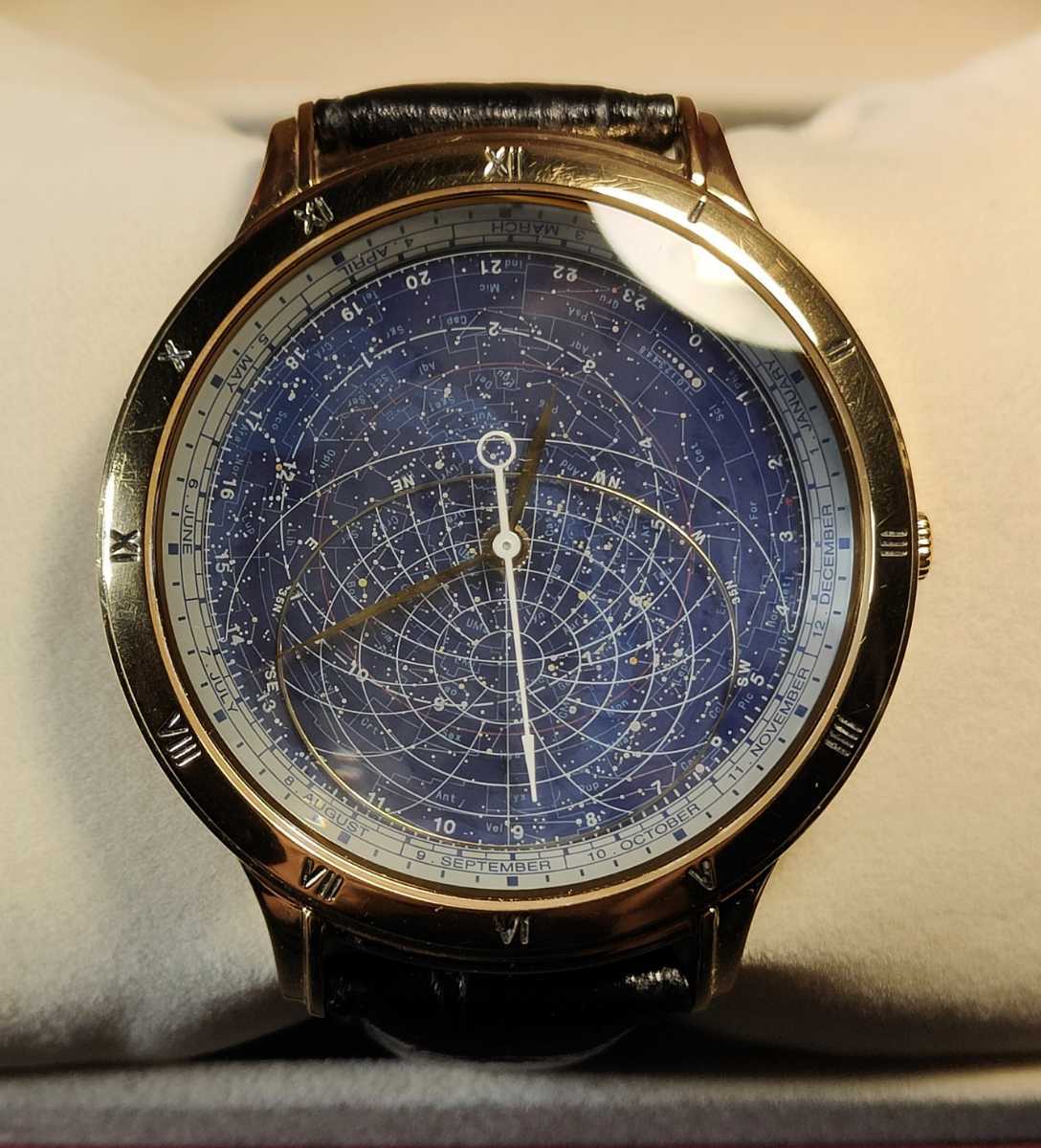 CITIZEN コスモサイン シチズン メタル 腕元に広がる月夜の宇宙