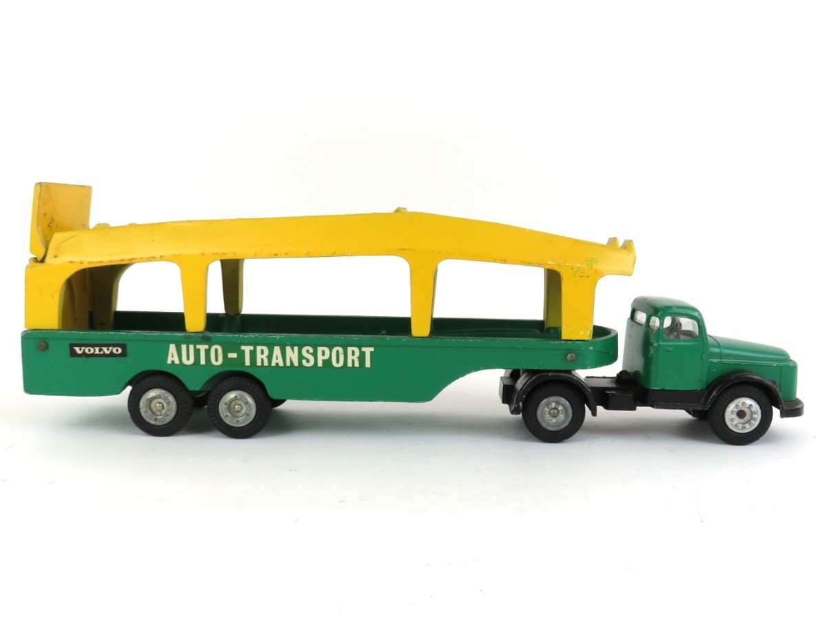 テクノ TEKNO　ボルボ・アマゾン　エステート（ディンキー） テクノ TEKNOボルボ・アマゾンエステート（ディンキー）