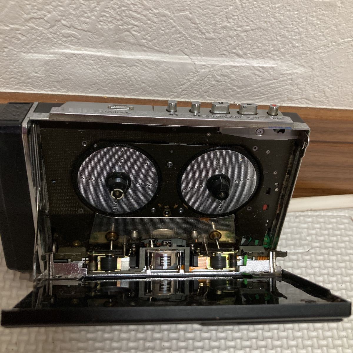 ソニー ウォークマン　WM-F202 SONY WALKMAN 通電確認済み