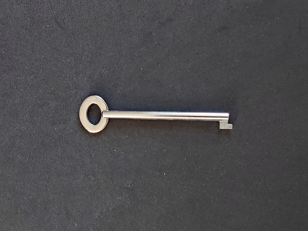 ラッチキー金属製 約10cm 国鉄・JR ラッチキー 忍び鍵 長さ10㎝（刻印無し）中古品(廃品、放出品
