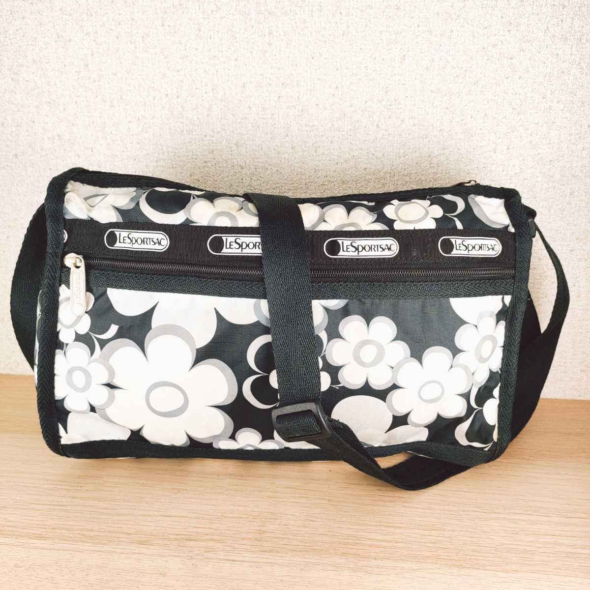 レスポートサック LESPORTSAC ショルダーバッグ 斜め掛け 肩掛け 