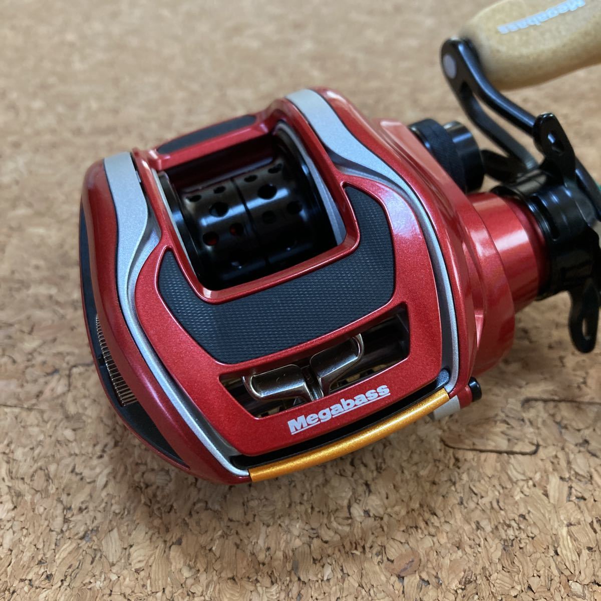 メガバス FX68L 超美品 左巻き ベイトリール メガバス FX68L 超美品