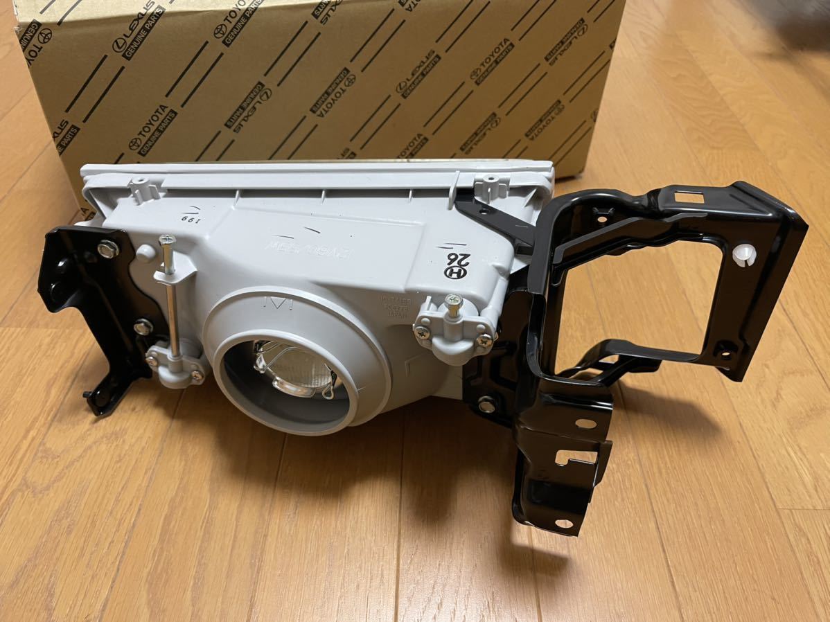 AE86 後期 レビン 純正 新品 ヘッドライト 左右 セット