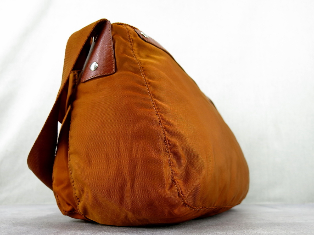 ●PRADA プラダ●メンズ●ポコノ ナイロン サフィアーノ レザー 本革●カメラ バッグ●オレンジ●ヴィンテージ●B5 書類 かばん●C3542 ナイロン サフィアーノ PRADA バッグ●黒●A4●Js63713 本革●ショルダー 本