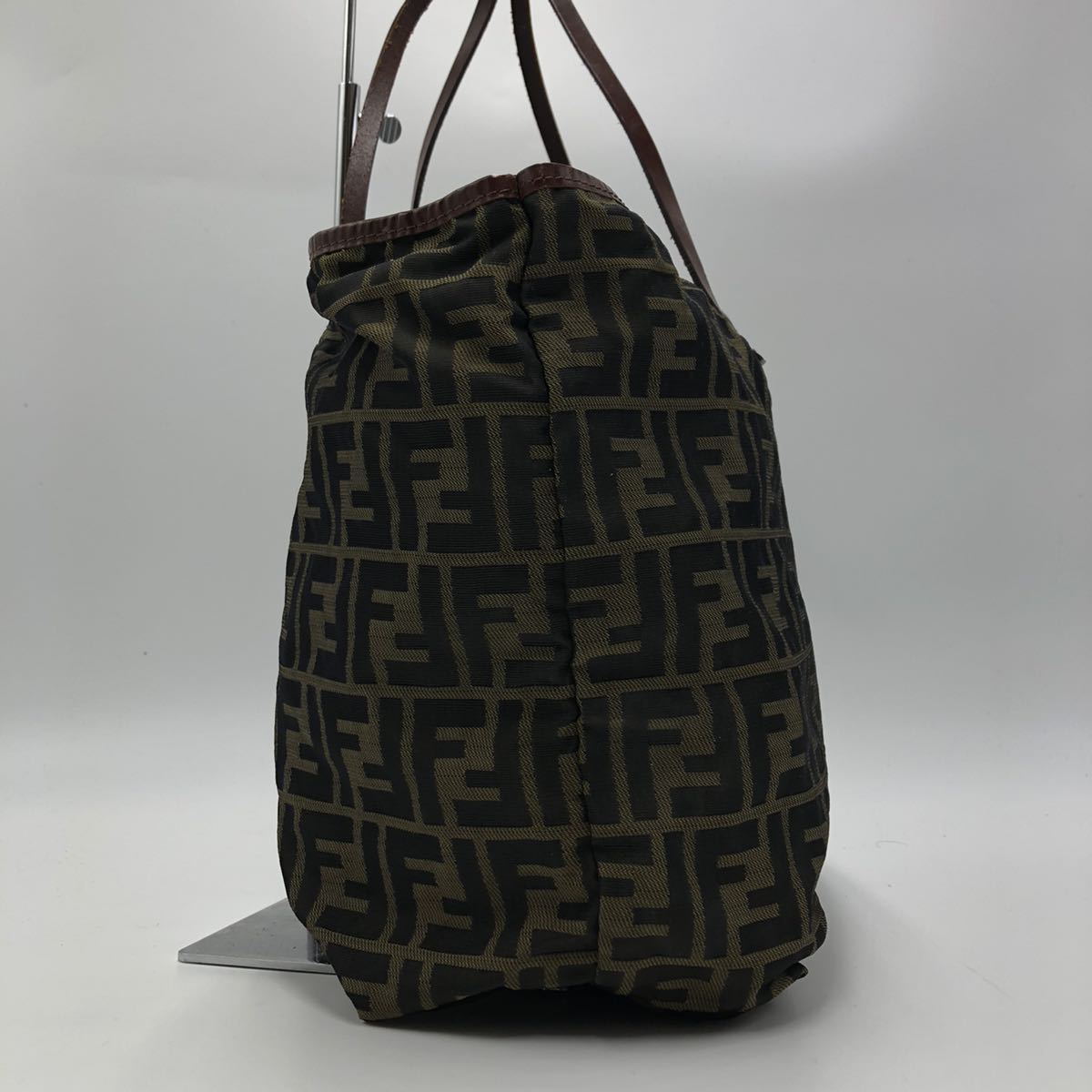 フェンディ トートバッグ FENDI レディース ■ ボストンバッグ 1円『極美品』 FENDI トートバッグ 大容量 ズッカ 肩がけ フェンディ ハンドバッグ ブラウン キャンバス レザー ポーチ付き 軽量 
