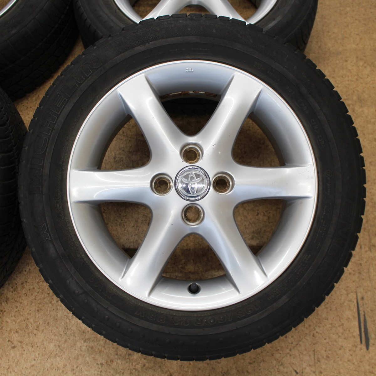 TOYOTA トヨタ カローラフィールダー 純正 15インチ 6J+45 PCD100 