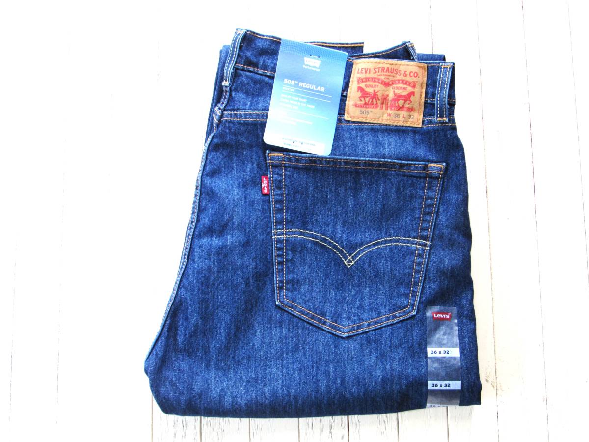 新品 Levi