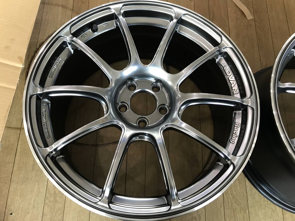 送料無料)ADVAN RZ2 18インチ 9J 52 すくわ PCD100 2本