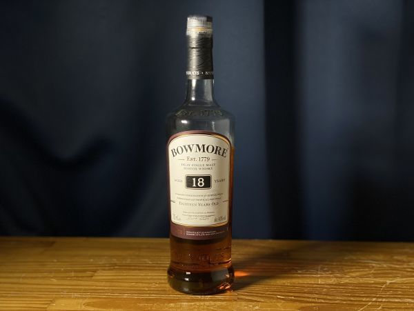 BOWMORE ボウモア 18年 700ml 43% アイラ ウイスキー