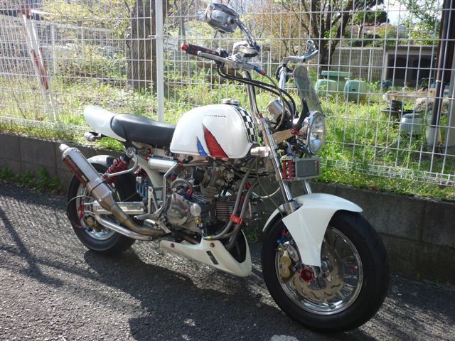 アンダーカウル FRP 白ゲル モンキー ゴリラ ホンダ Z50J AB27 アンダーカウル FRP 白ゲル モンキー ゴリラ ホンダ Z50J AB27