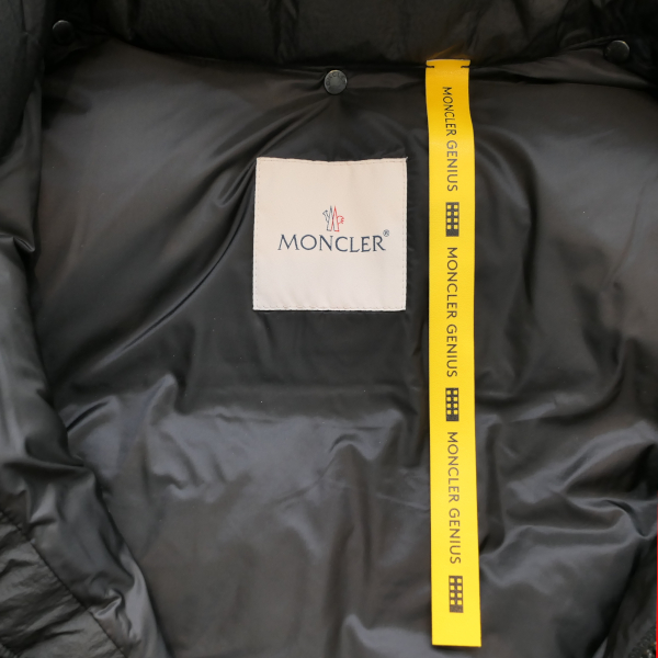美品⭐︎MONCLER GENIUS × FRAGMENT ダウンベスト 黒　2 MONCLER GENIUS FRAGMENT KYLE 2 ダウンベスト 藤原ヒロシ ブラック