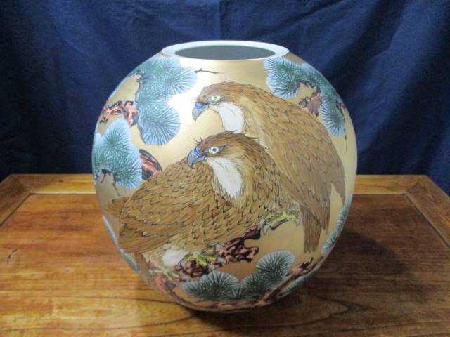 有田焼 肥前 憲山 双鷹文花瓶 花器 置物 壺 金濃 縁起文様 飾り( 有田焼 肥前 憲山 双鷹文花瓶 花器 置物 壺 金濃 縁起文様 飾り(