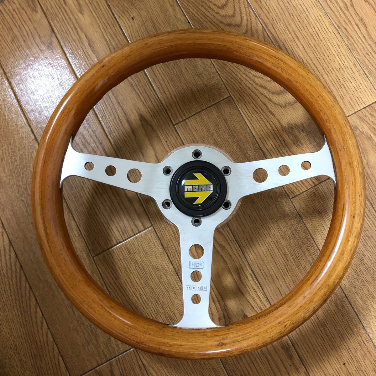 MOMO INDY モモインディ・ウッドステアリング ・当時物 ・旧車 32π