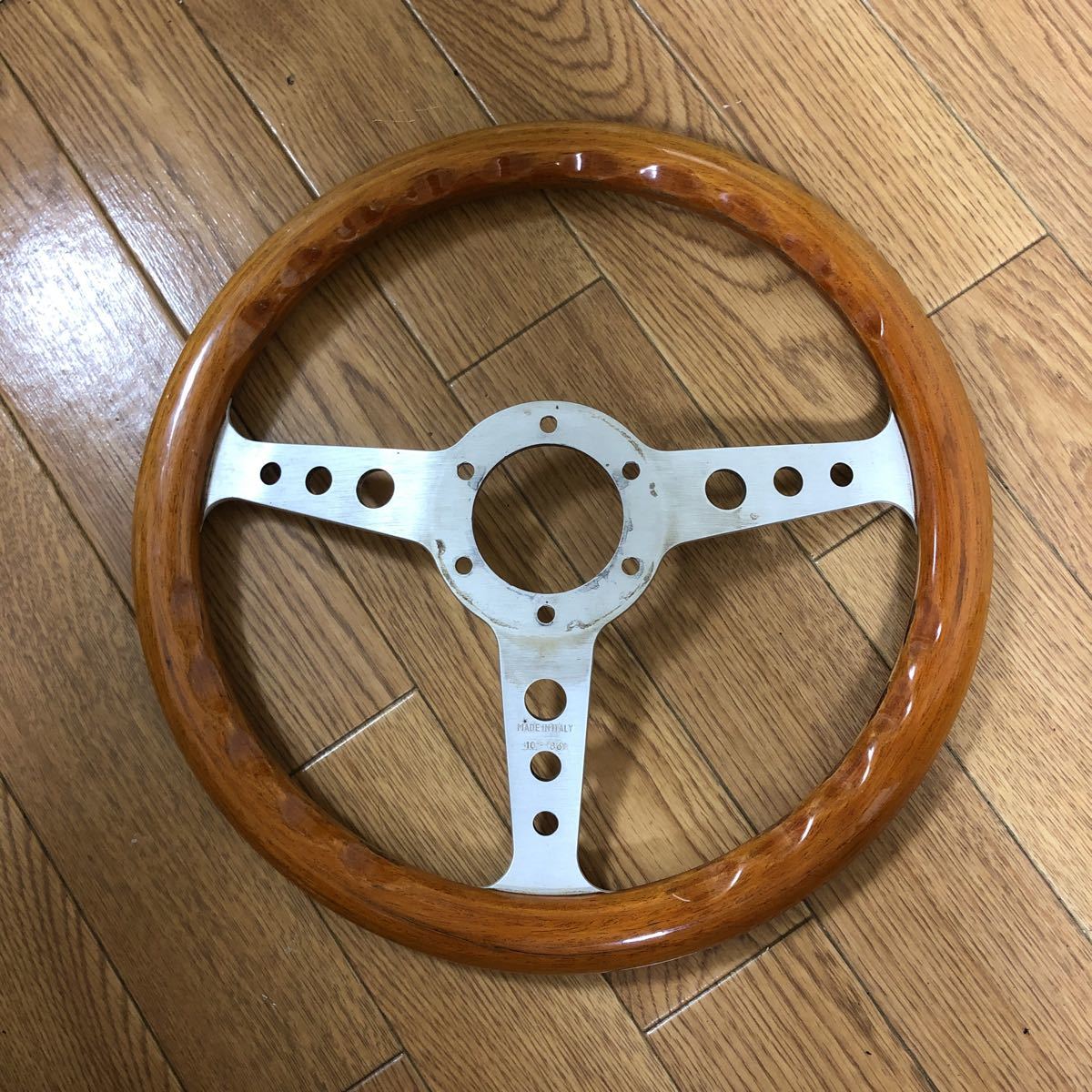 MOMO INDY モモインディ・ウッドステアリング ・当時物 ・旧車 32π