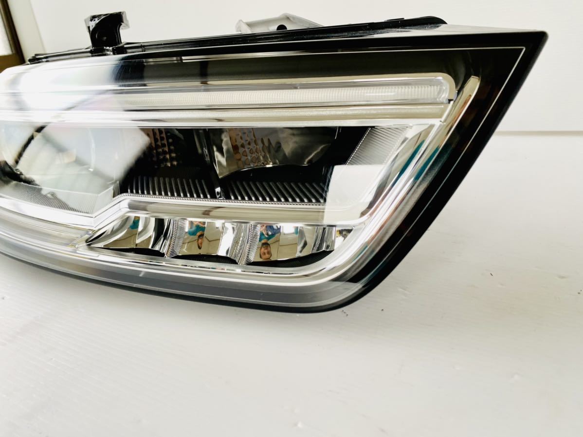 アウディ A1 ヘッドライト 右 【公式通販】 アウディ ヘッドライト