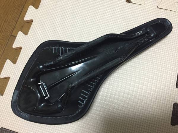 fizik arione versus　カーボンレール_2