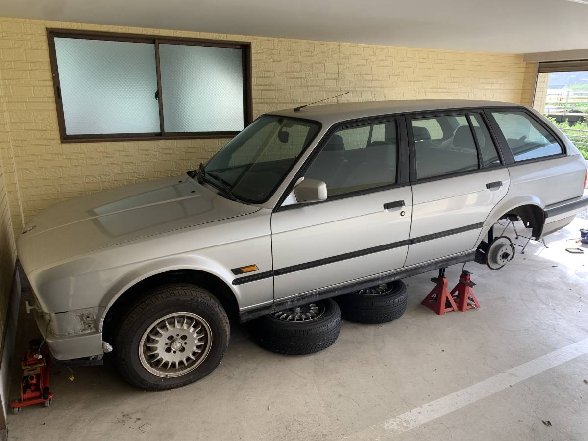 BMW E30 325i ツーリング レストア用 不動車 パーツ欠品ほぼなし(3