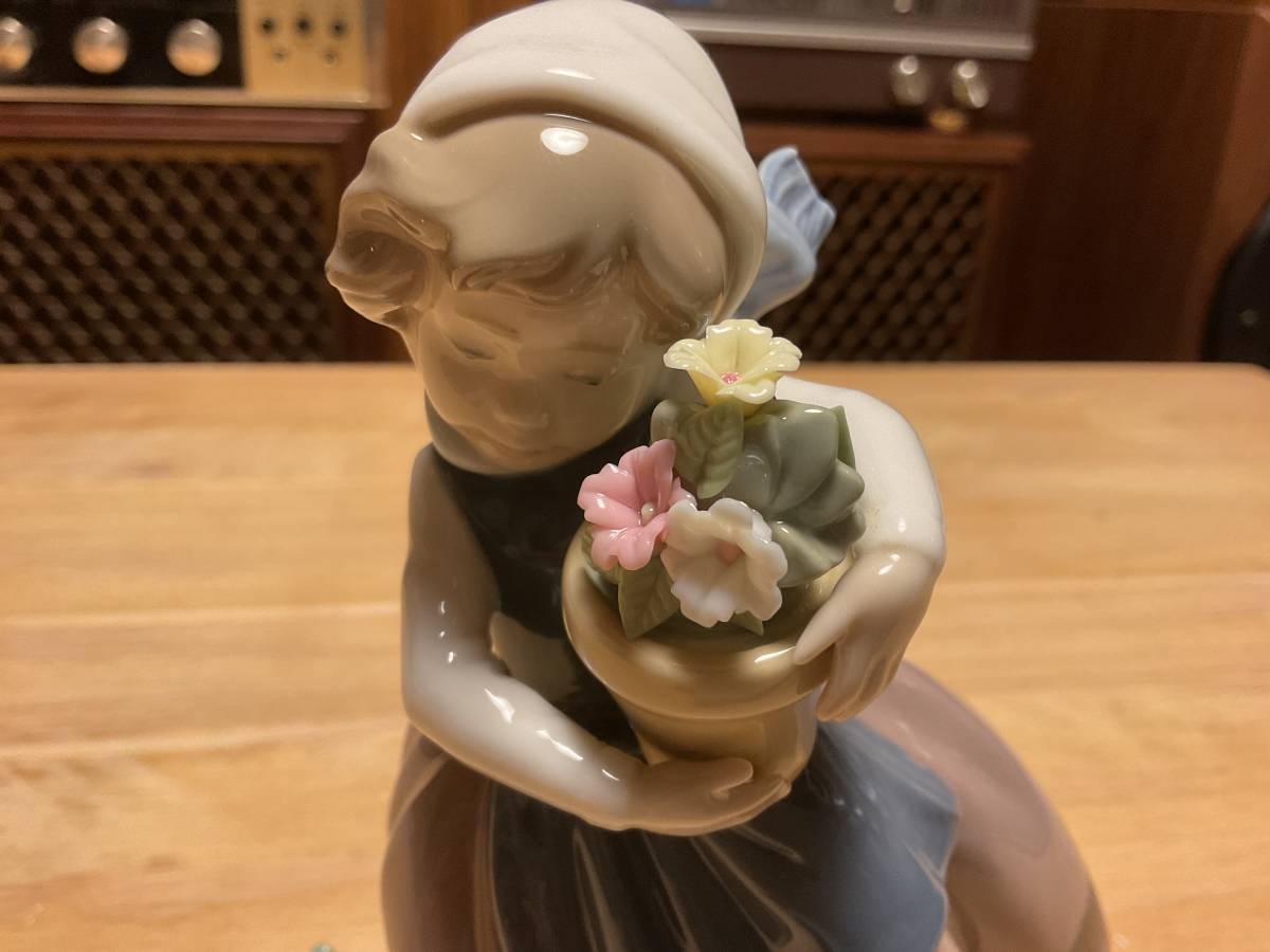 リヤドロ 花と少女 “春が来た” 自宅展示品 リヤドロ 花と少女 LLADRO