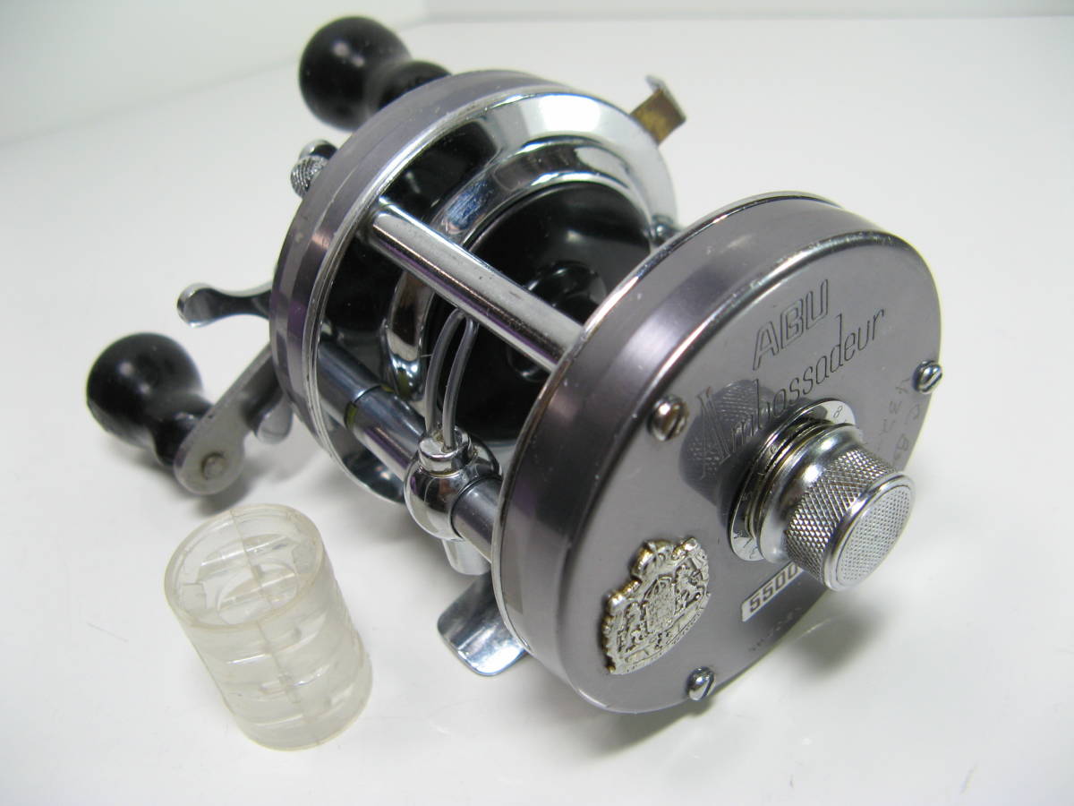 アブガルシア Abu Garcia アブ 5500C アンバサダー ﾊﾟｰﾌﾟﾙ ｱﾝﾊﾞｻﾀﾞｰ5500C リール 釣り用品 パープル 5500CS ガルシア 美品 - ブラック