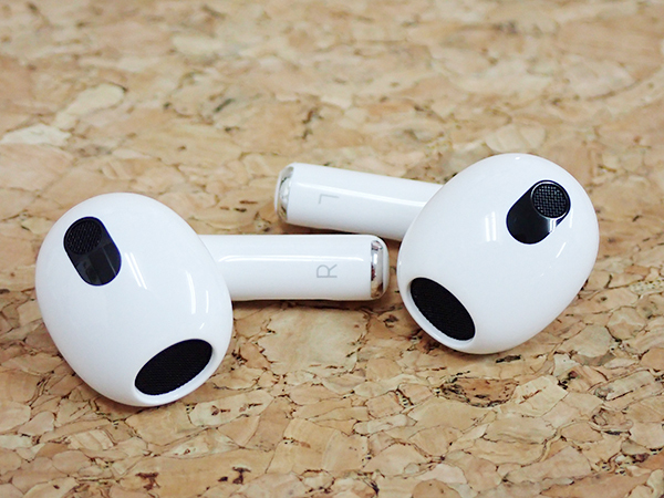 AirPods Apple 第3世代 MME73J&frasl;A エアーポッズ 公式通販 Apple純正 (第3世代) イヤホン MME73J⁄A 右 : AirPods(第3世代) Airpods 家電＆カメラ 国内正規品