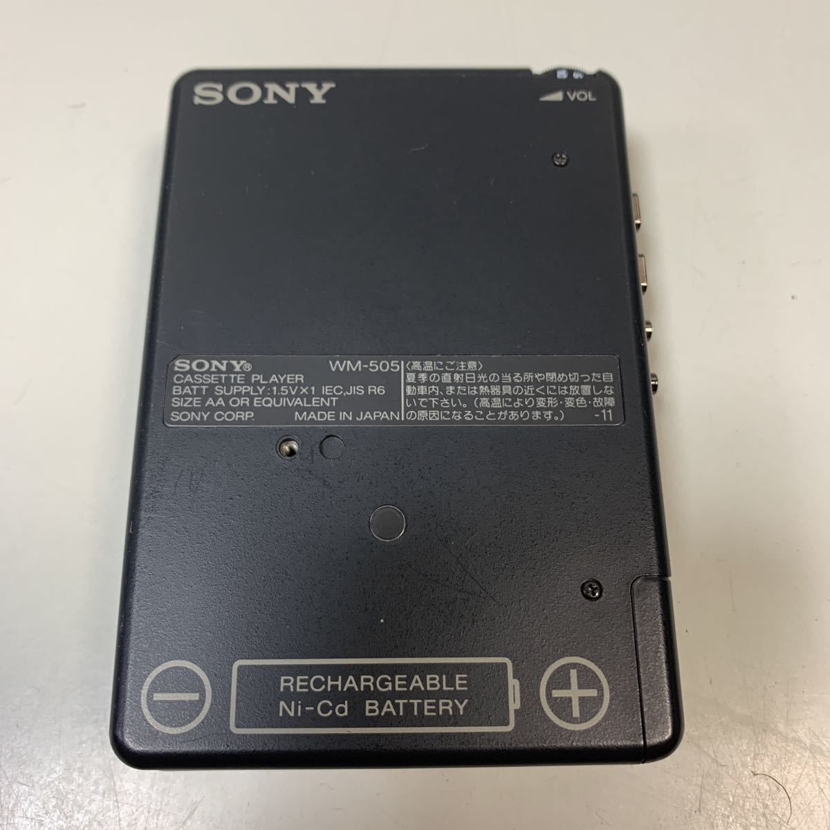 SONY WM-504 カセットプレーヤー 本体と付属品【ジャンク扱い】 SONY WM-504 カセットプレーヤー 本体と付属品【ジャンク扱い】 SONY