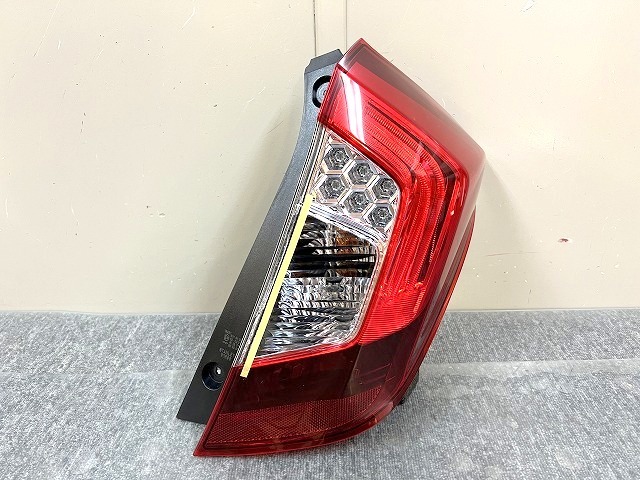 フィット GP5 GK5 前期 STANLEY フィット右テールランプ右テールライト