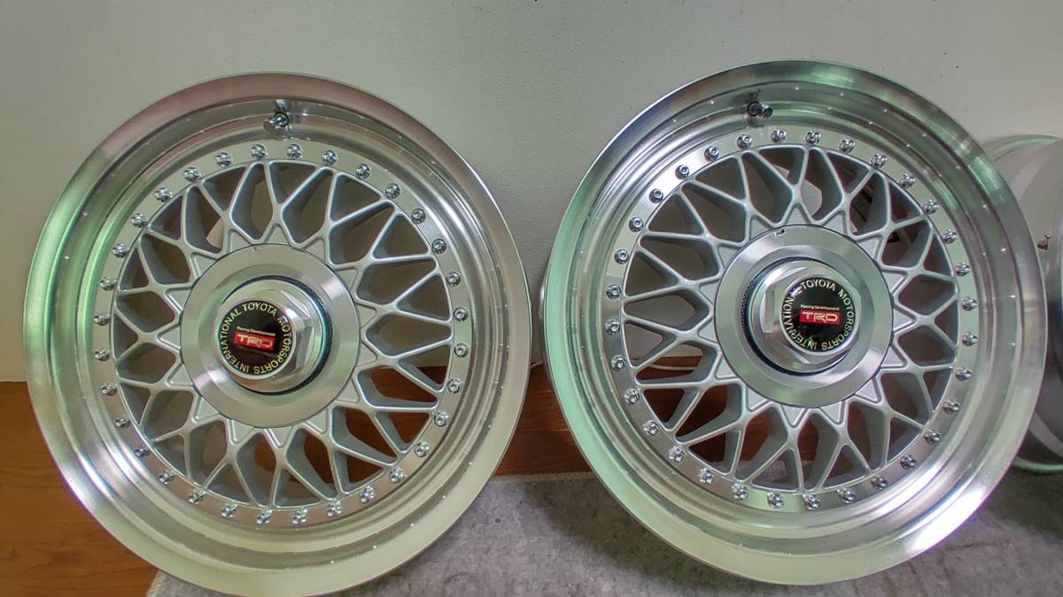 美品 メーカー不明 （日本製）メッシュホイール4本 ：16×7JJ ・5穴 