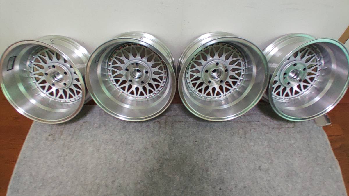 美品 メーカー不明 （日本製）メッシュホイール4本 ：16×7JJ ・5穴 