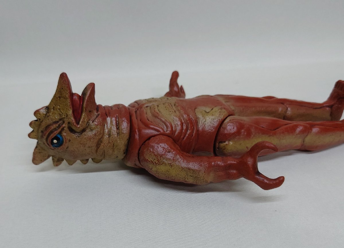 現状渡し品】 旧バンダイ シルバー仮面 ピューマ星人 ソフビ 現状品