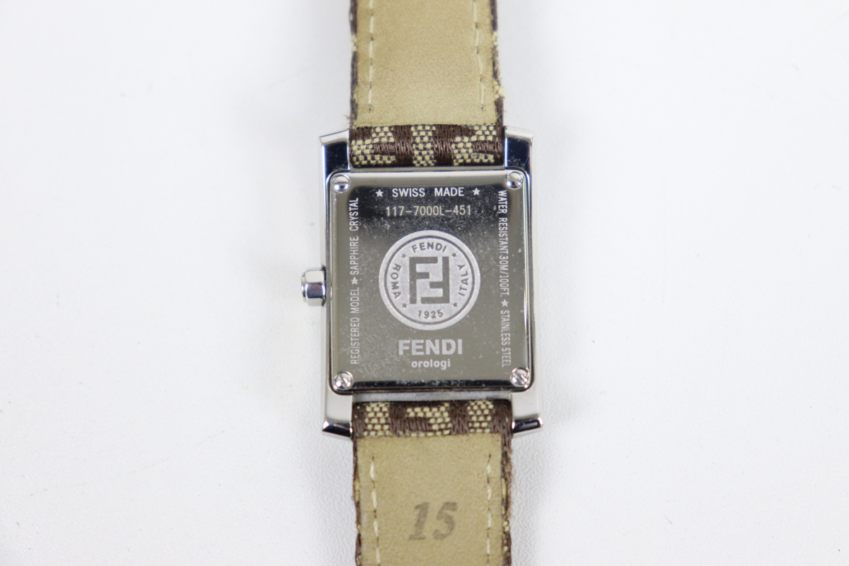 FENDI orologi 7000L フェンディ 腕時計 箱付き ロゴ ブラウンカラー 