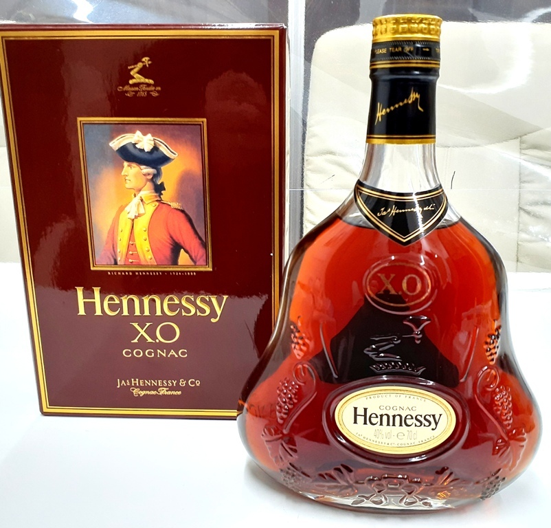 古酒 Hennessy ヘネシー XO 金キャップ クリアボトル 700ml 40 古酒 Hennessy ヘネシー XO 金キャップ クリアボトル 700ml 40