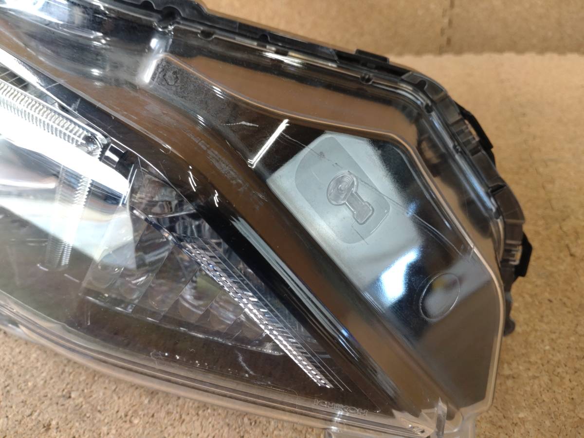 リーフ ZE1 純正 右 ヘッドライト LED 【 ICHIKOH 1954 】(M083631