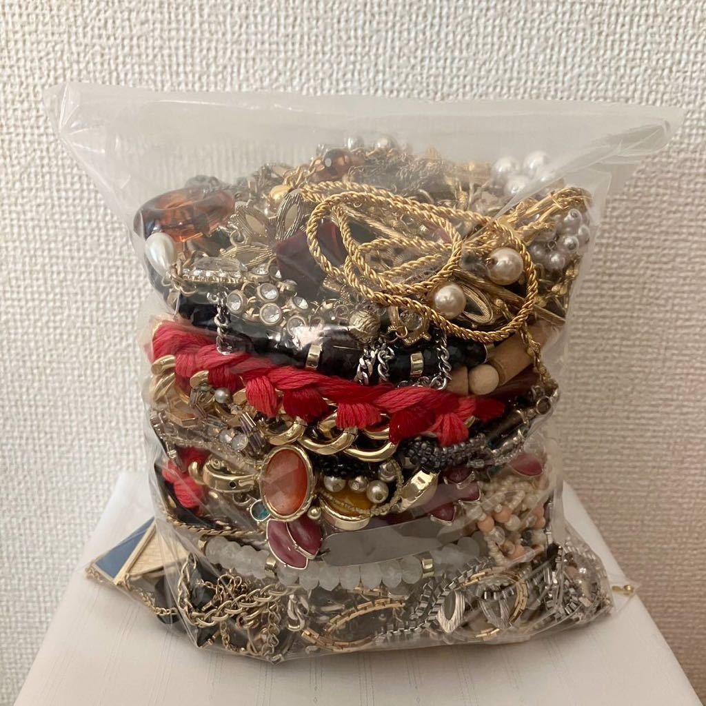  1円 アクセサリー まとめ 大量 セット 金メッキ ネックレス パール ジュエリー 装飾品 約2kg(その他)｜売買されたオークション情報、yahooの商品情報をアーカイブ公開 - オークファン その他