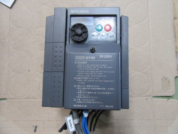 赤字超特価，新作 TJ220681 三菱/MITSUBISHI インバーター FR-D720-2.2K リフロー炉 SNR1050GT から外しました 未動作確認(その他)｜売買されたオークション情報、yahooの商品情報をアーカイブ公開 - オークファン その他
