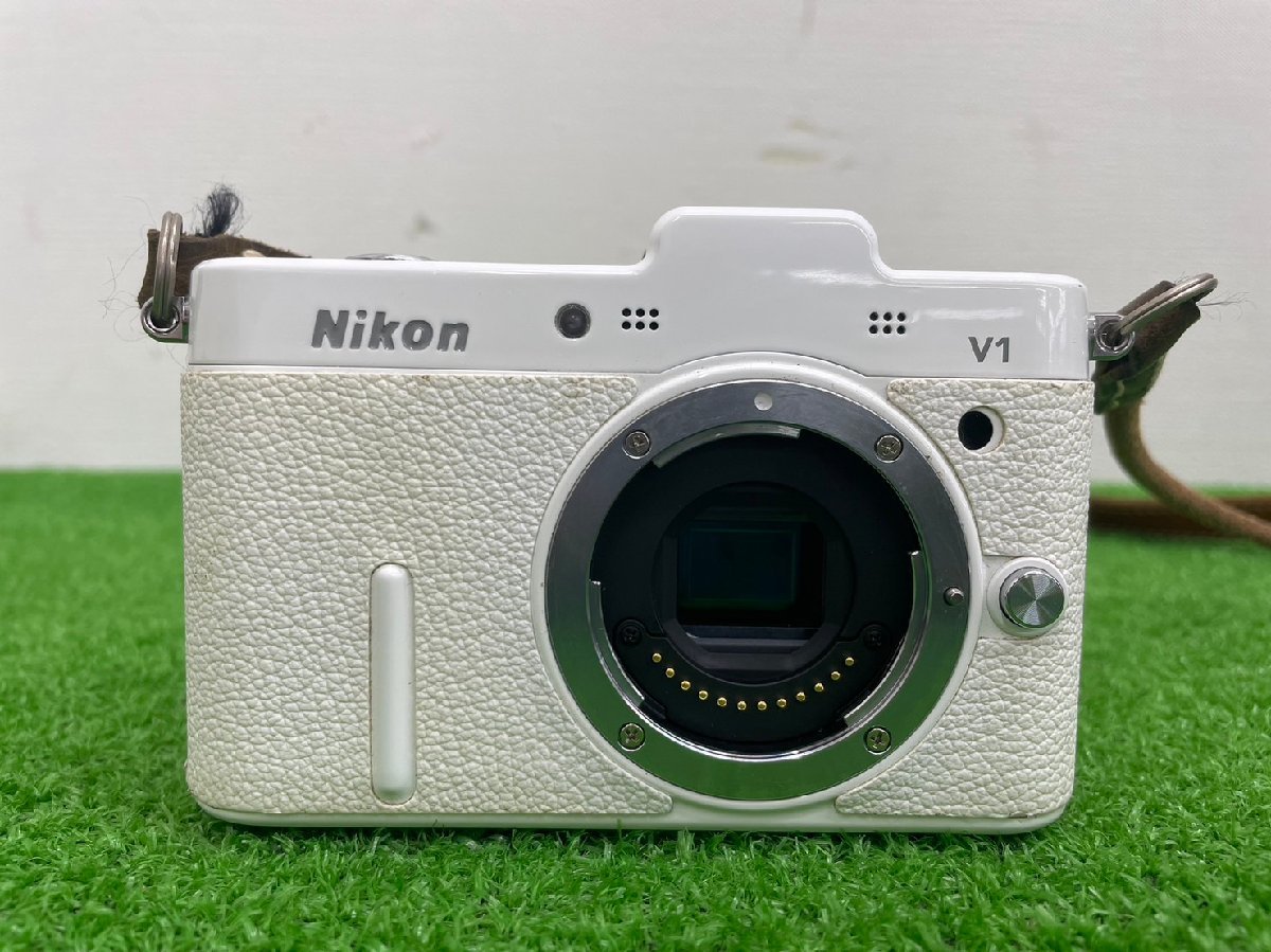 ☆1927　中古　ミラーレス一眼キット　Nikon　ニコン　Nikon1 V1 / 10mm F2.8 Nikon ニコン 0 S2WZWH 中古ニコン 標準パワー