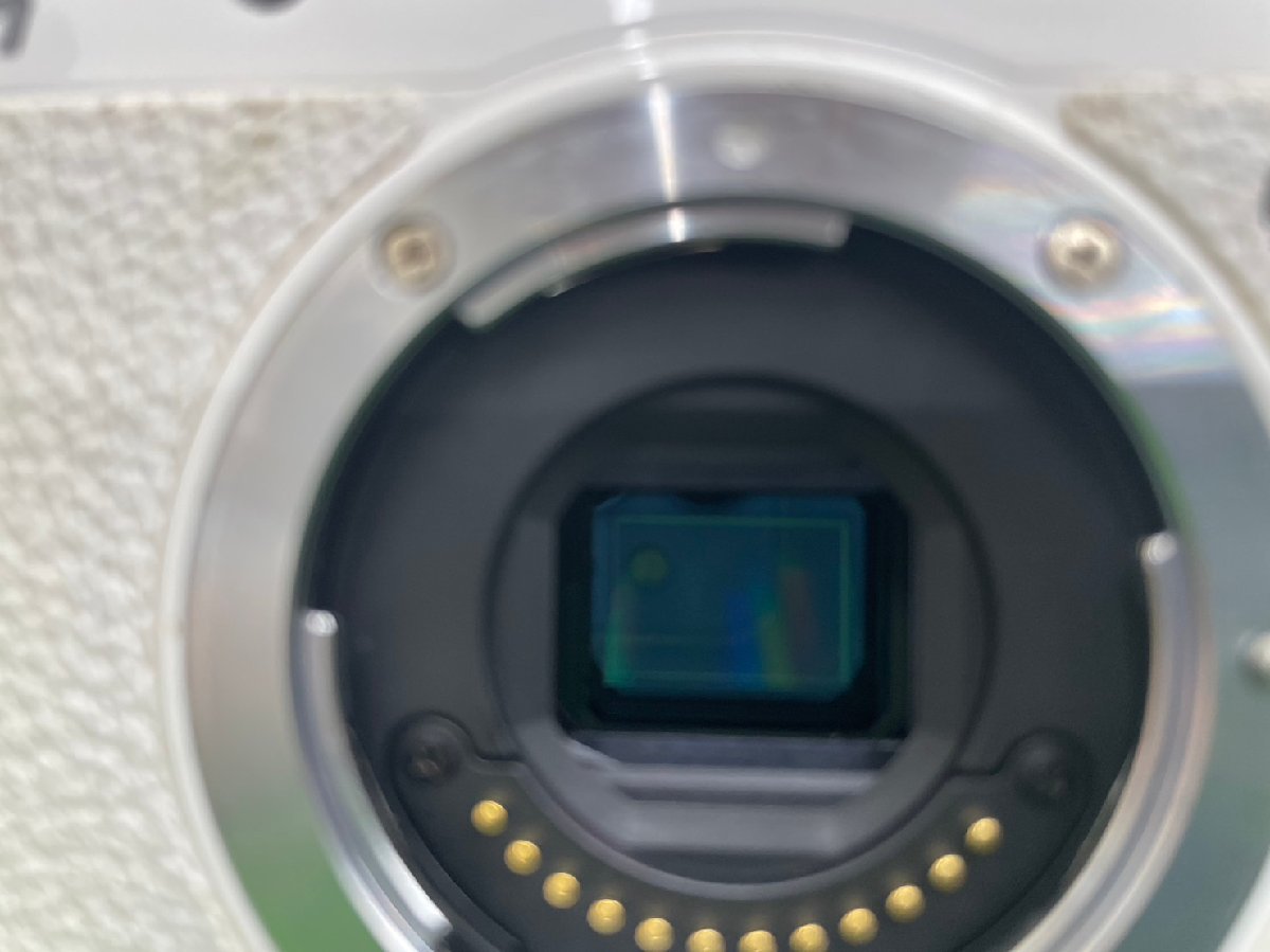 ☆1927　中古　ミラーレス一眼キット　Nikon　ニコン　Nikon1 V1 / 10mm F2.8 Nikon ニコン 0 S2WZWH 中古ニコン 標準パワー