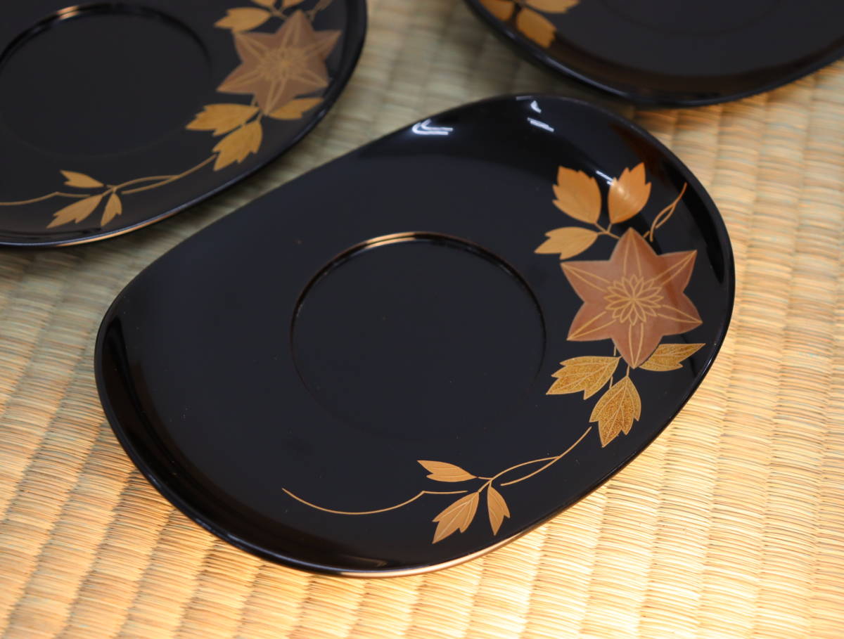 ▽能登 輪島塗 春秋蒔絵 おもてなし揃 盆 銘々皿 茶托 大雅堂 布