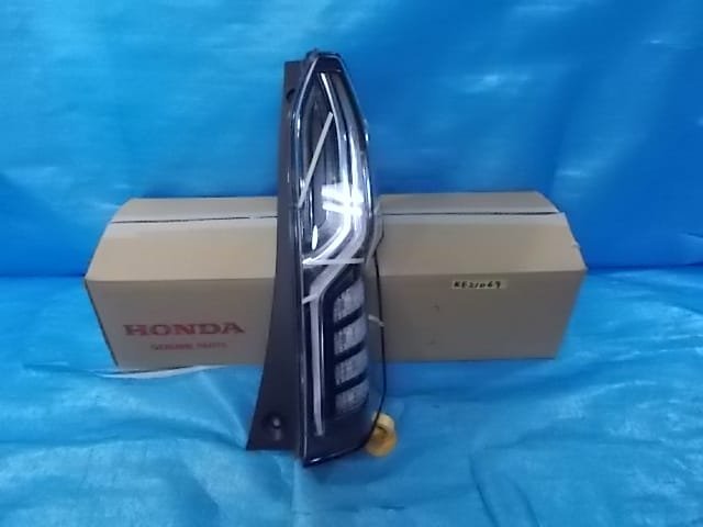 88832◇JF3⁄JF4 N BOX カスタム JF3 / JF4 右 テールライト