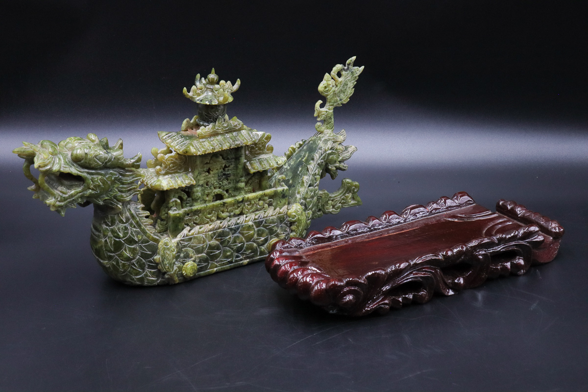 翡翠 龍置物 翡翠の龍と鳳凰の彫刻 天然石 パワーストーン オブジェ