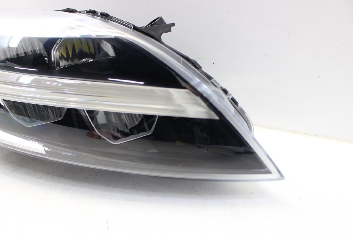 美品/破損無 ボルボ VOLVO V40 MB系 後期 ヘッドライト LED 右 右側 LED