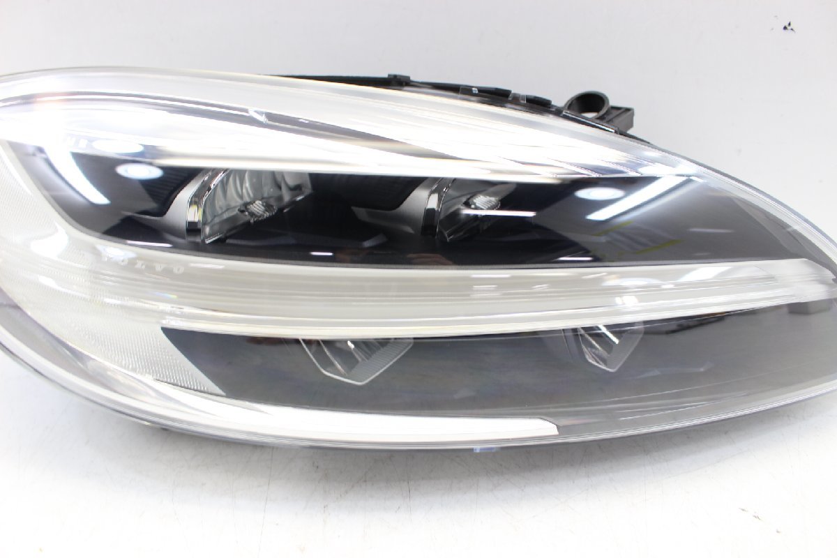 美品/破損無 ボルボ VOLVO V40 MB系 後期 ヘッドライト LED 右 右側 LED