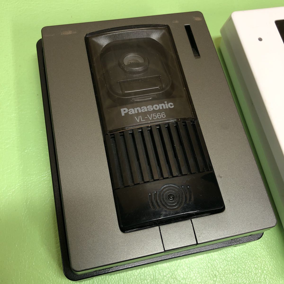 1027e中古パナソニック ドアホンカラーカメラ玄関子機VL-V566-S 