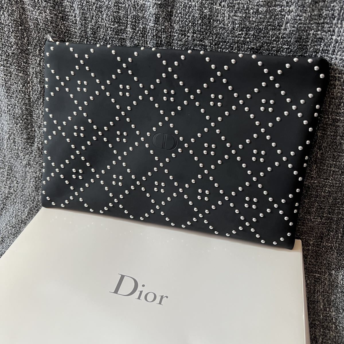 Dior（セカンドバッグ&frasl;クラッチバッグ）のフリマアイテム一覧 dior セカンドバッグ（ブランドディオール）の通販 Christian Dior（バッグ）のフリマアイテム一覧 オブリーク クリスチャンディオール セカンドバッグ ロゴ ミディアム ブックトート Diorセカンドバッグ極美品ポーチオブリークジャカード フェイクレザー ノベルティ ポーチ メルカリ