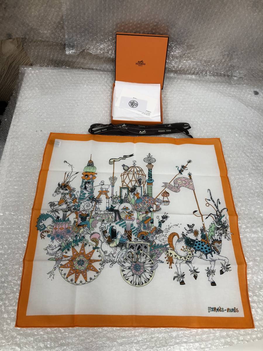 【大人気，正規品】 HERMES エルメス カレ45 コットン100％ ミニスカーフ ハンカチ 2021年 ホワイト x オレンジ(スカーフ)｜売買されたオークション情報、yahooの商品情報をアーカイブ公開 - オークファン 服飾小物